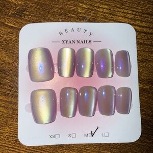Xyan Nails Iridescent Pink Press-On Nail Set